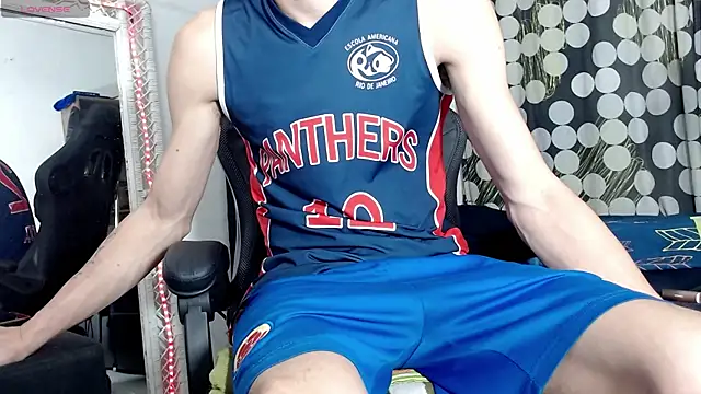 Snapshot of LATINO27CM chatting on 07.27.26 LATINO27CM online show from 07.27.26