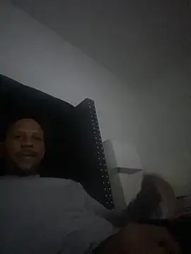 smuckle899 online show from 10.15.25