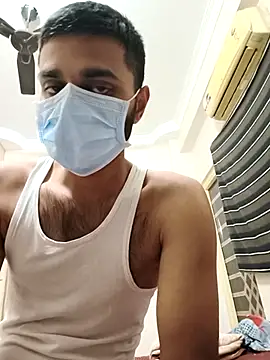 Charm Queen online show from 02.12.26