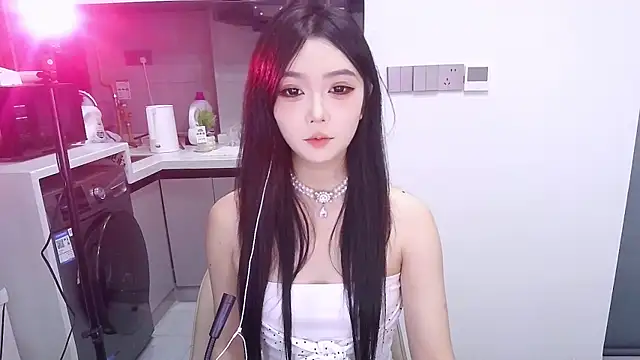 Snapshot of Miao-Maimiao chatting on 09.25.25 Miao-Maimiao online show from 09.25.25