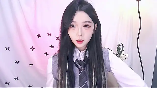 Snapshot of Miao-Maimiao chatting on 11.27.25 Miao-Maimiao online show from 11.27.25