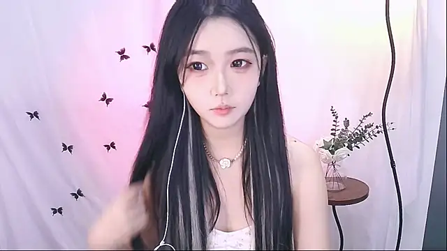 Snapshot of Miao-Maimiao chatting on 12.03.25 Miao-Maimiao online show from 12.03.25