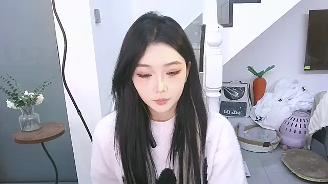 Snapshot of Miao-Maimiao chatting on 12.19.25 Miao-Maimiao online show from 12.19.25