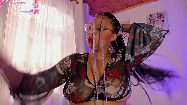 Lauraricci   online show from 11.11.25