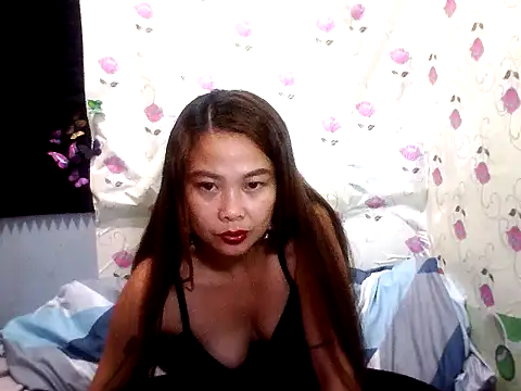 Snapshot of SweetRosie2025 chatting on 10.18.25 SweetRosie2025 online show from 10.18.25