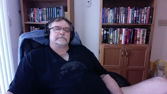 Vinyl22xh online show from 04.15.26