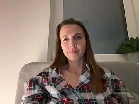 Snapshot of Arivanna chatting on 09.30.25 Arivanna online show from 09.30.25