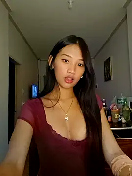 Snapshot of Bunny72772 chatting on 10.11.25 Bunny72772 online show from 10.11.25