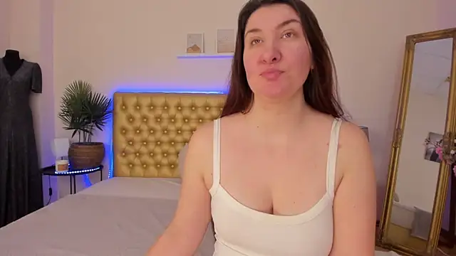 TrishaDarks online show from 03.03.26