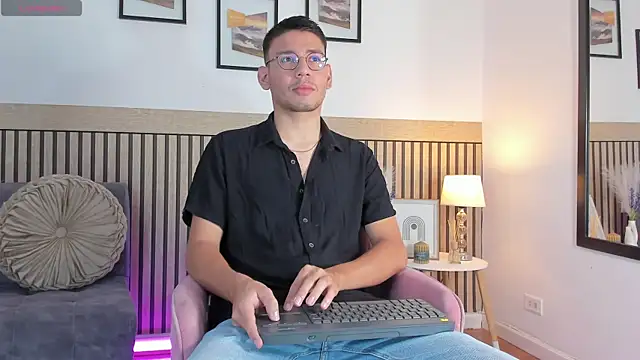 Snapshot of marcuswildx chatting on 09.26.25 marcuswildx online show from 09.26.25