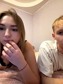 Snapshot of LinChka5789 chatting on 10.14.25 LinChka5789 online show from 10.14.25