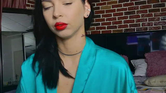 Snapshot of MeganSin_ chatting on 10.04.25 MeganSin online show from 10.04.25