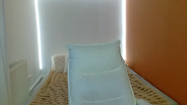 Anaayss  online show from 02.05.26