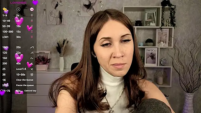 DreamVelour online show from 10.08.25