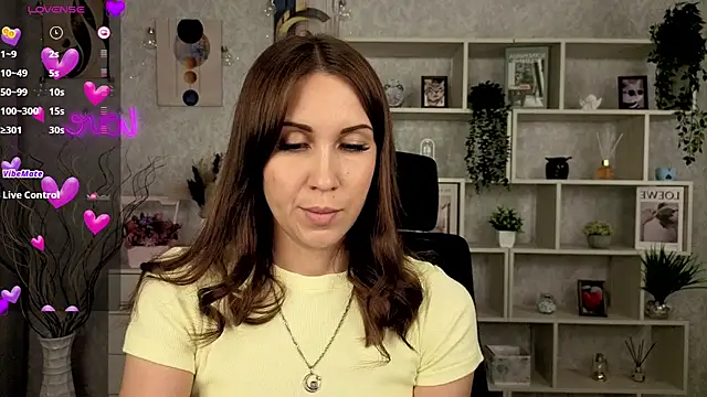 DreamVelour online show from 10.10.25