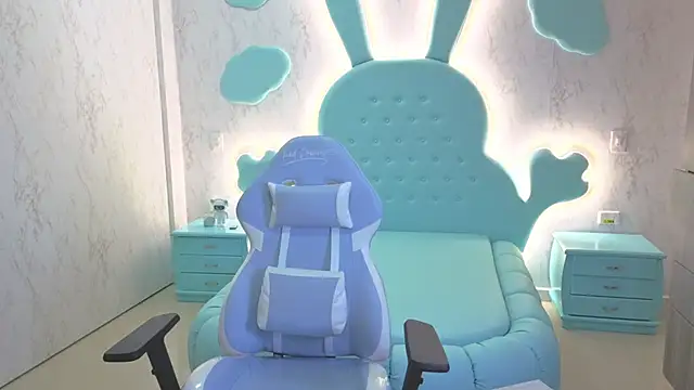 Snapshot of Mia_Cuttee chatting on 10.12.25 Mia Cuttee online show from 10.12.25