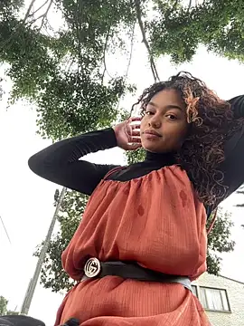 Snapshot of PrettyLia chatting on 02.15.26 PrettyLia online show from 02.15.26