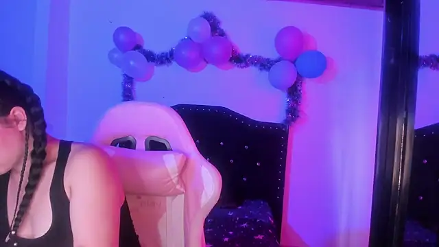 kitty  chs online show from 02.05.26