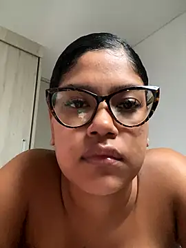 miiabrown18 online show from 10.27.25