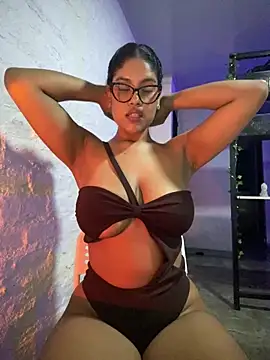 miiabrown18 online show from 05.22.26