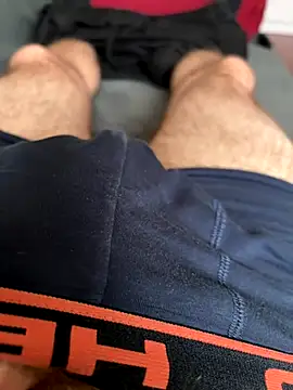 Snapshot of -will33 chatting on 10.06.25 -will33 online show from 10.06.25