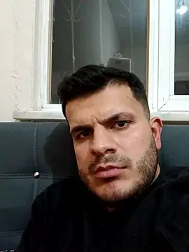 Snapshot of kadiirsekercii chatting on 12.19.25 kadiirsekercii online show from 12.19.25