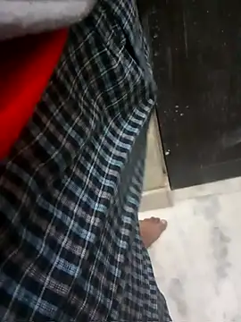 Snapshot of HolaPeeps chatting on 10.01.25 HolaPeeps online show from 10.01.25