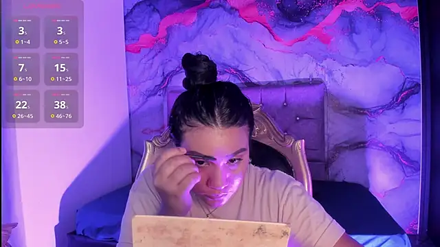 Snapshot of Tamara_Johnss_ chatting on 10.07.25 Tamara Johnss  online show from 10.07.25