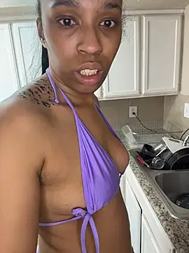 YeahhhitsBreezy online show from 02.24.26