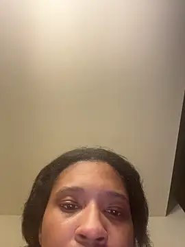 Snapshot of YeahhhitsBreezy chatting on 07.23.26 YeahhhitsBreezy online show from 07.23.26