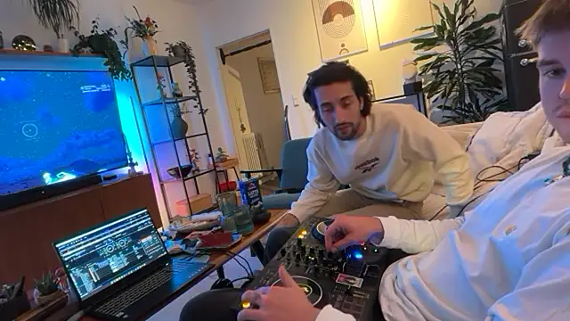 Snapshot of Passion-Frucht chatting on 09.28.25 Passion-Frucht online show from 09.28.25