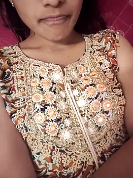 Snapshot of Queen-Bee143 chatting on 02.17.26 Queen-Bee143 online show from 02.17.26