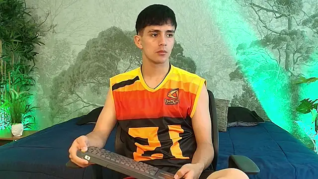 Snapshot of Axel_Draven chatting on 06.19.26 Axel Draven online show from 06.19.26