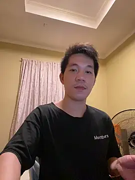 Snapshot of asian_guy_69 chatting on 09.24.25 asian guy 69 online show from 09.24.25