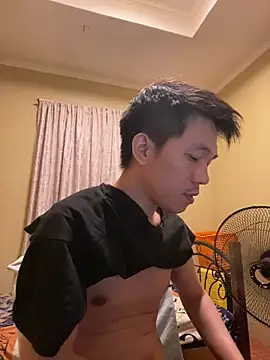 Snapshot of asian_guy_69 chatting on 09.25.25 asian guy 69 online show from 09.25.25