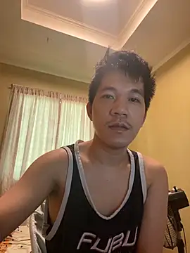 Snapshot of asian_guy_69 chatting on 09.28.25 asian guy 69 online show from 09.28.25