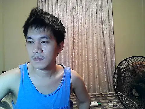 Snapshot of asian_guy_69 chatting on 09.29.25 asian guy 69 online show from 09.29.25
