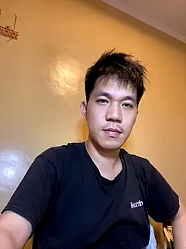 Snapshot of asian_guy_69 chatting on 10.19.25 asian guy 69 online show from 10.19.25