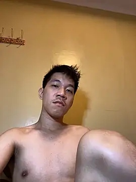 Snapshot of asian_guy_69 chatting on 10.23.25 asian guy 69 online show from 10.23.25