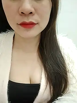 Girl Shy2000 online show from 12.16.25