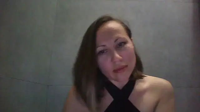 Snapshot of Norivani chatting on 10.26.25 Norivani online show from 10.26.25