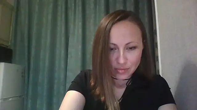 Snapshot of Norivani chatting on 10.28.25 Norivani online show from 10.28.25