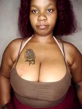 Snapshot of HORNYMELONS22xx chatting on 12.21.25 HORNYMELONS22xx online show from 12.21.25