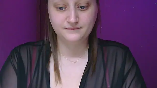 Snapshot of Omivelle chatting on 11.14.25 Omivelle online show from 11.14.25