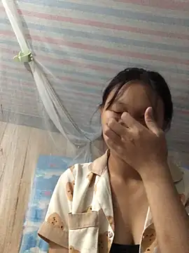 Snapshot of khatvong chatting on 10.04.25 khatvong online show from 10.04.25