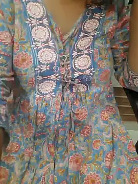 Snapshot of Minakshi_677 chatting on 10.05.25 Minakshi 677 online show from 10.05.25