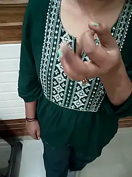 Snapshot of Minakshi_677 chatting on 12.16.25 Minakshi 677 online show from 12.16.25