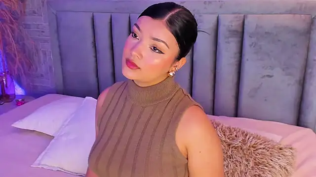 EmmaBlossom online show from 10.06.25