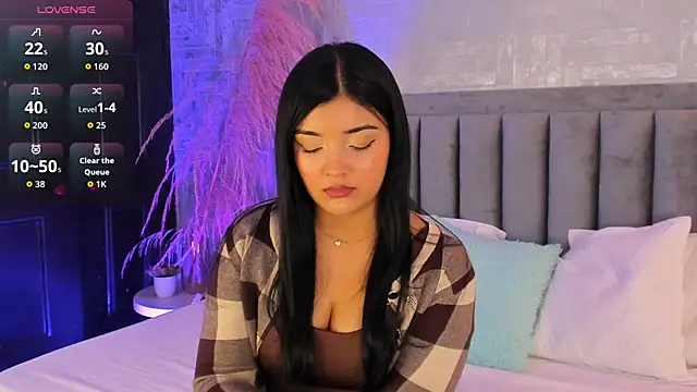 EmmaBlossom online show from 11.05.25