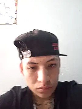 Snapshot of Owen_tomboy chatting on 10.15.25 Owen tomboy online show from 10.15.25